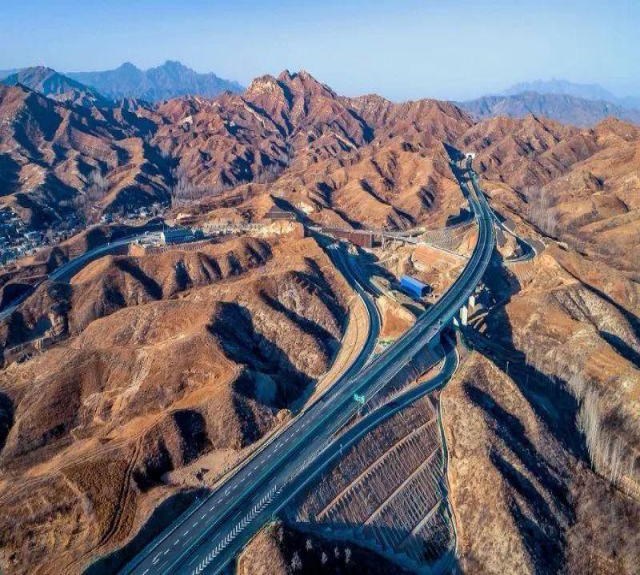 太行山高速公路護欄防腐項目